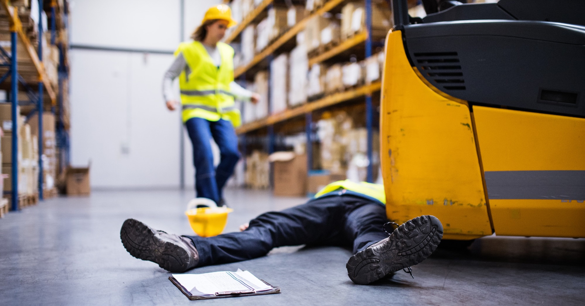4 Étapes d'intervention du Sauveteur Secouriste du Travail 1 Sauveteur Secouriste du Travail Intervenant sur une victime